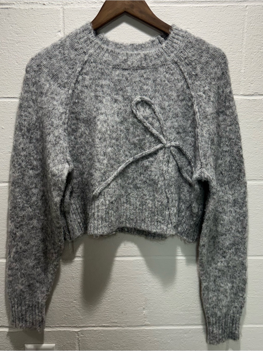 American Eagle Gray Fuzzy Bow Cropped Sweater Nwt S